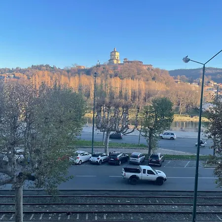 Apartment Cairoli Turin